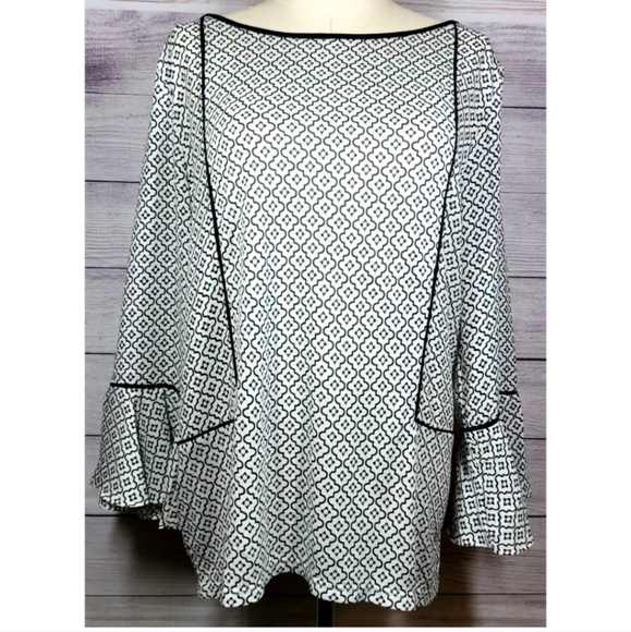 Ann Taylor Loft Top Black White Ruffled Geo Print Bell Sleeve Keyhole Back Small - Picture 1 of 10
